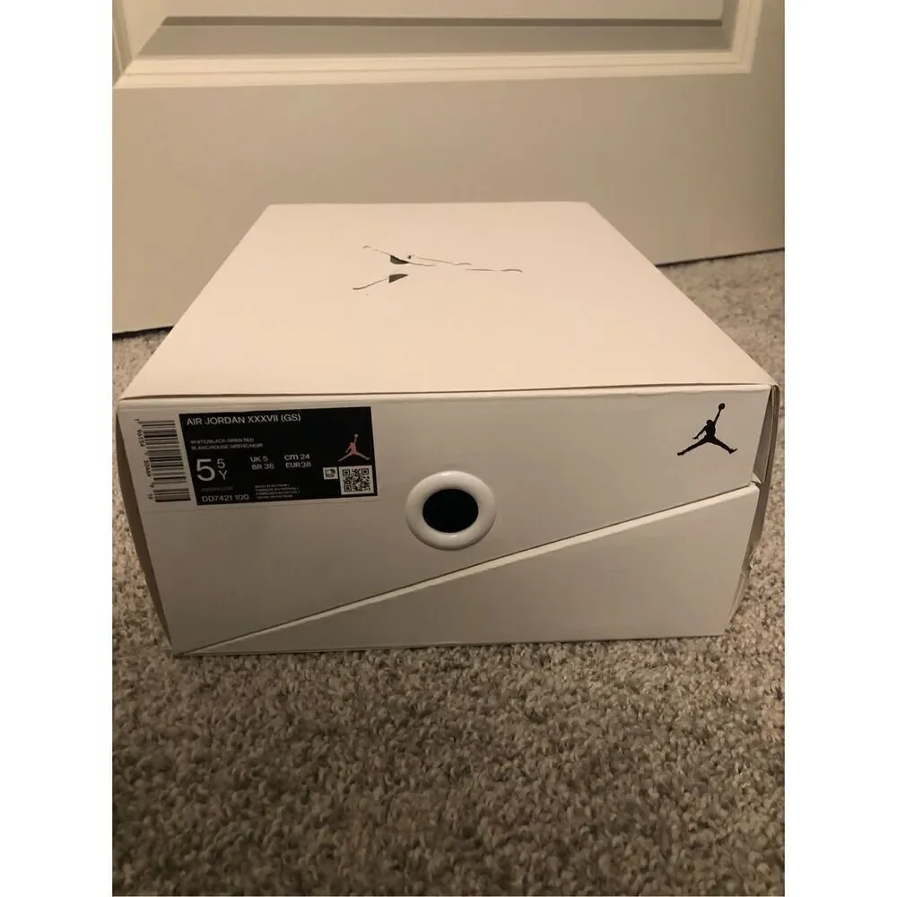 Nike Air Jordan XXXVII GS Size 5.5Y